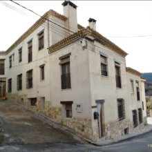 Alojamientos Rurales Ciudad Encantada. Valdecabras. Cuenca. fachada comprimida